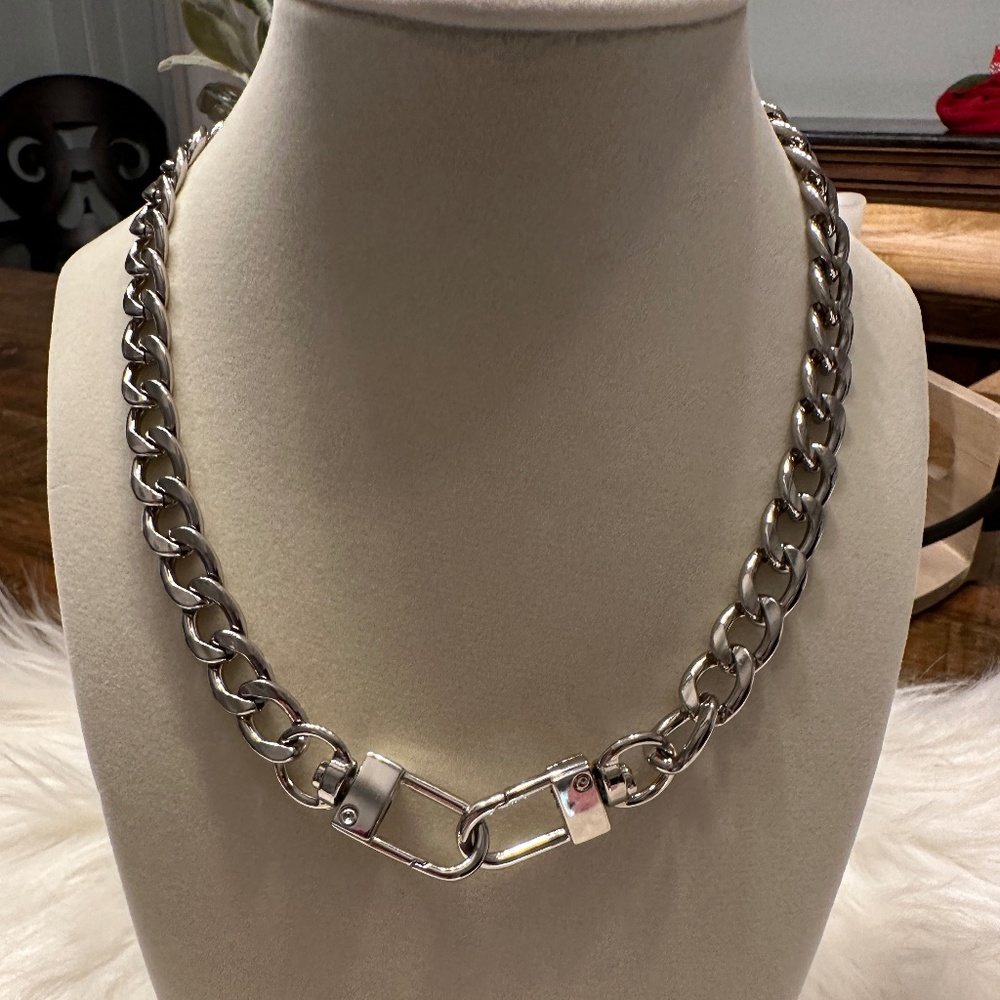 UNBRANDED 18" SILVER CHAIN (Lock NOT Included)